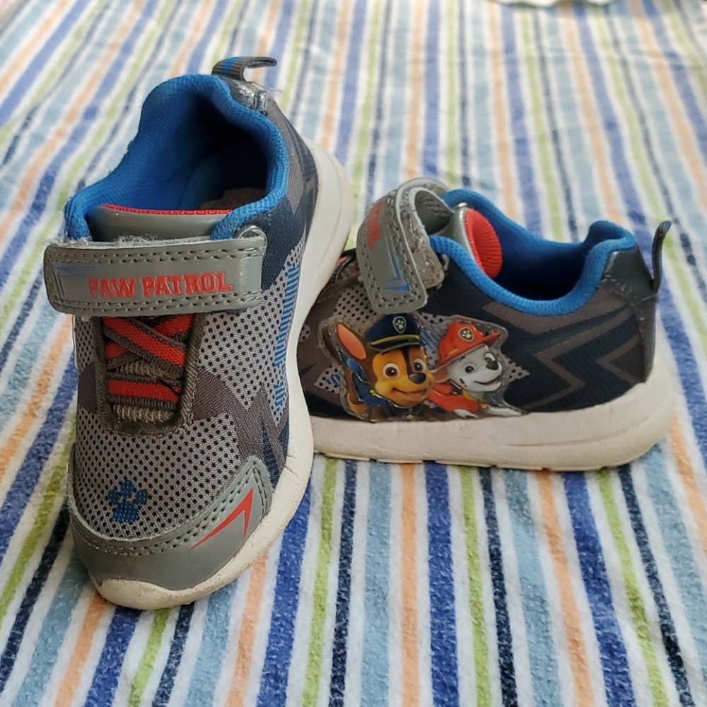 Toddler boys Paw Patrol velcro sneakers, size 6